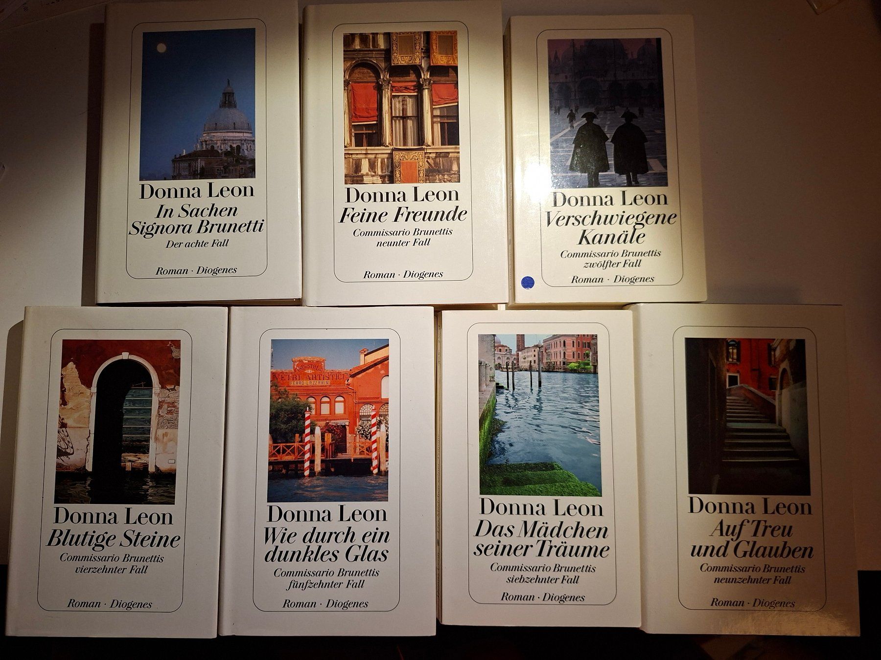 Libri: 7x Donna Leon: Commissario Brunetti – Usato da Dietikon venduto da Buchantiqdietikon