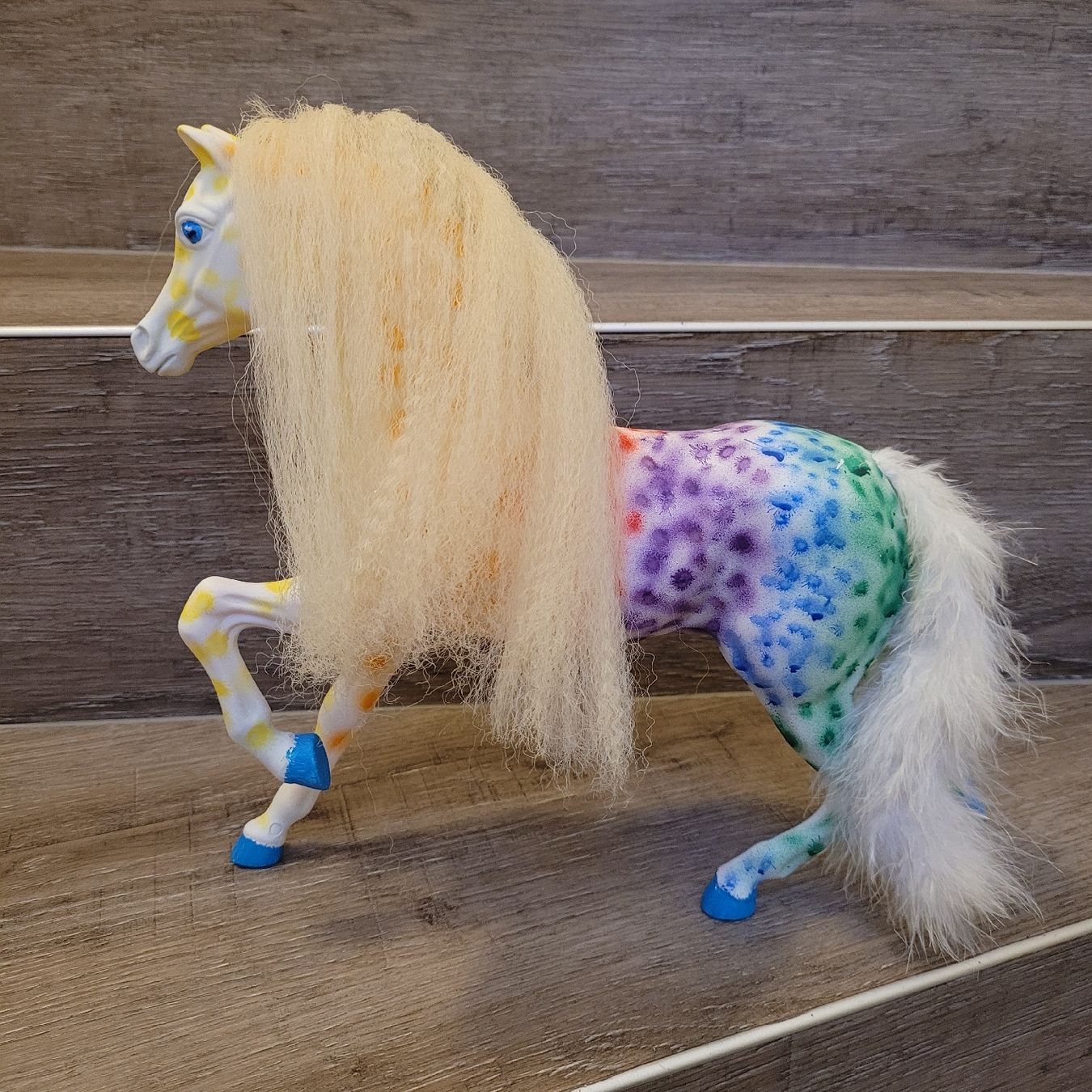 Giocattoli: Barbie Pferd Regenbogen Repaint/ Unikat – Usato da Niederbuchsiten venduto da klengyel 1