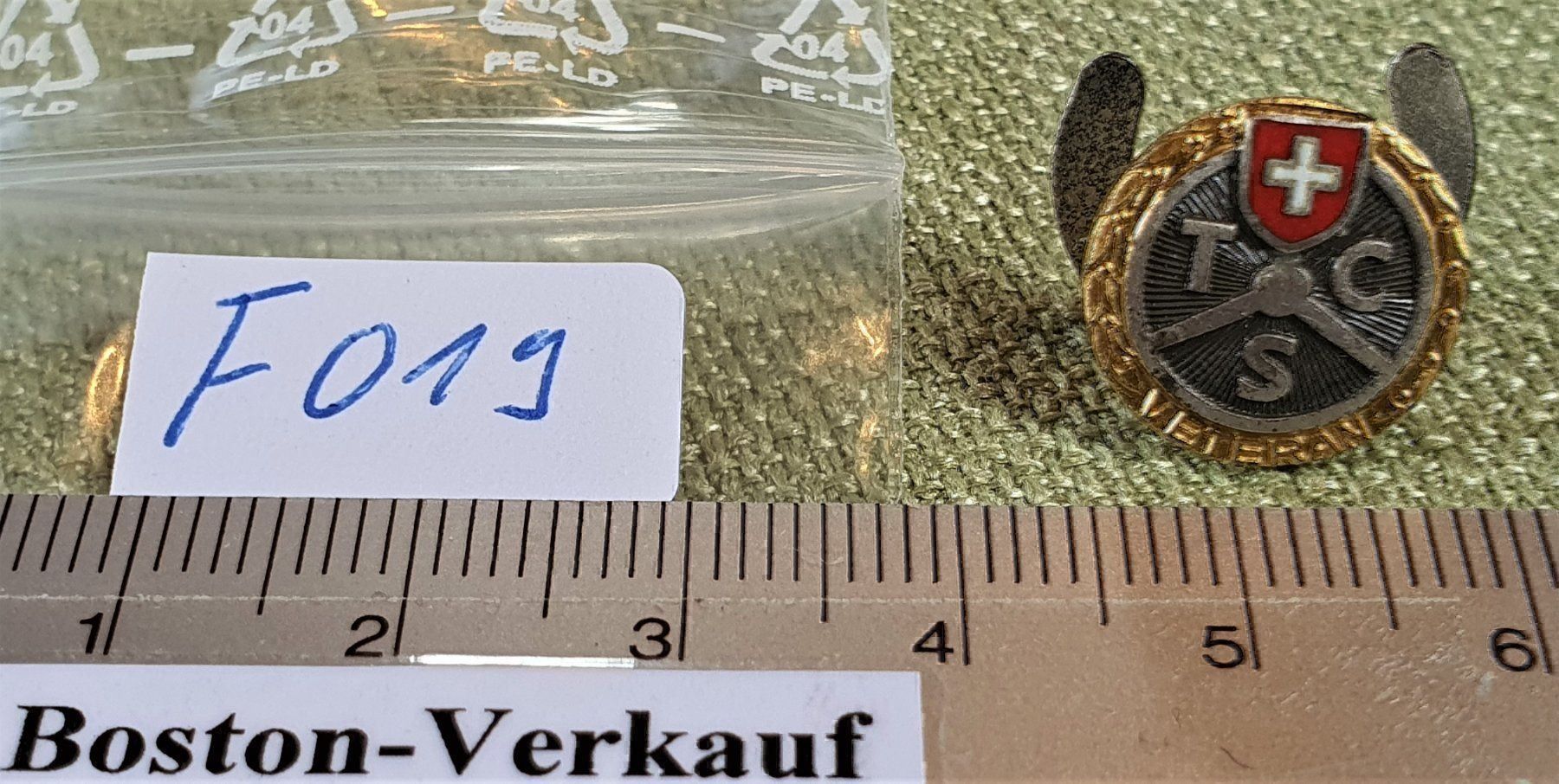 TCS Placchette & Badge: F019 Revers Knopf TCS Veteran Silber 925 – Usato da Reinach BL venduto da Boston-Verkauf 2