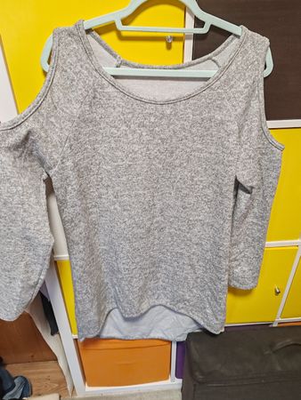 Damen Pullover grau schulterfrei in gutem Zustand