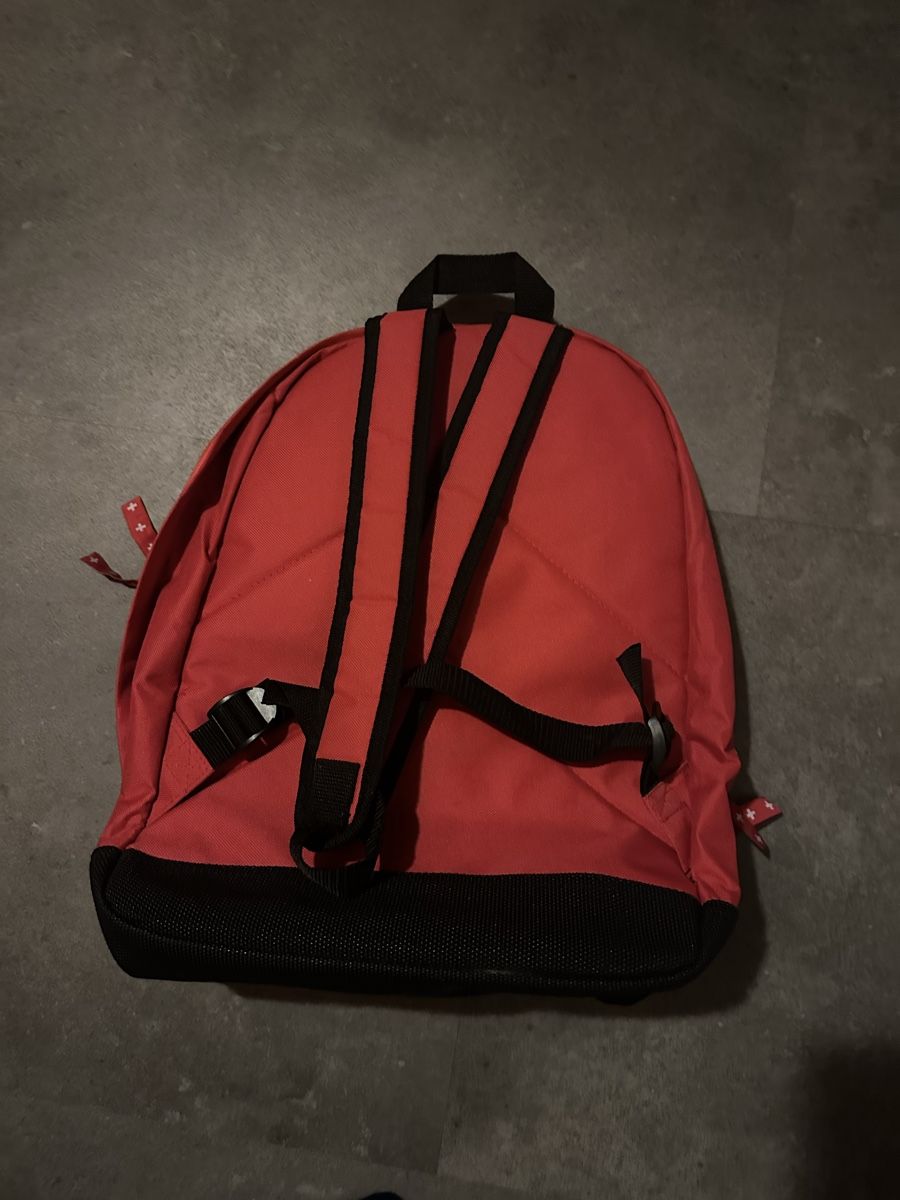 Zaini: Roter Spanset Rucksack mit Schweizerkreuz – Nuovo (secondo la descrizione) da Flanthey venduto da ale_xandra 2