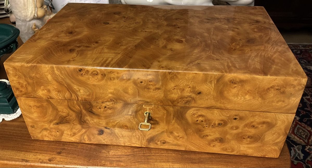 Humidor per sigari: Edle Zigarrenkiste / Humidor – Usato da Basel venduto da Lithoklast
