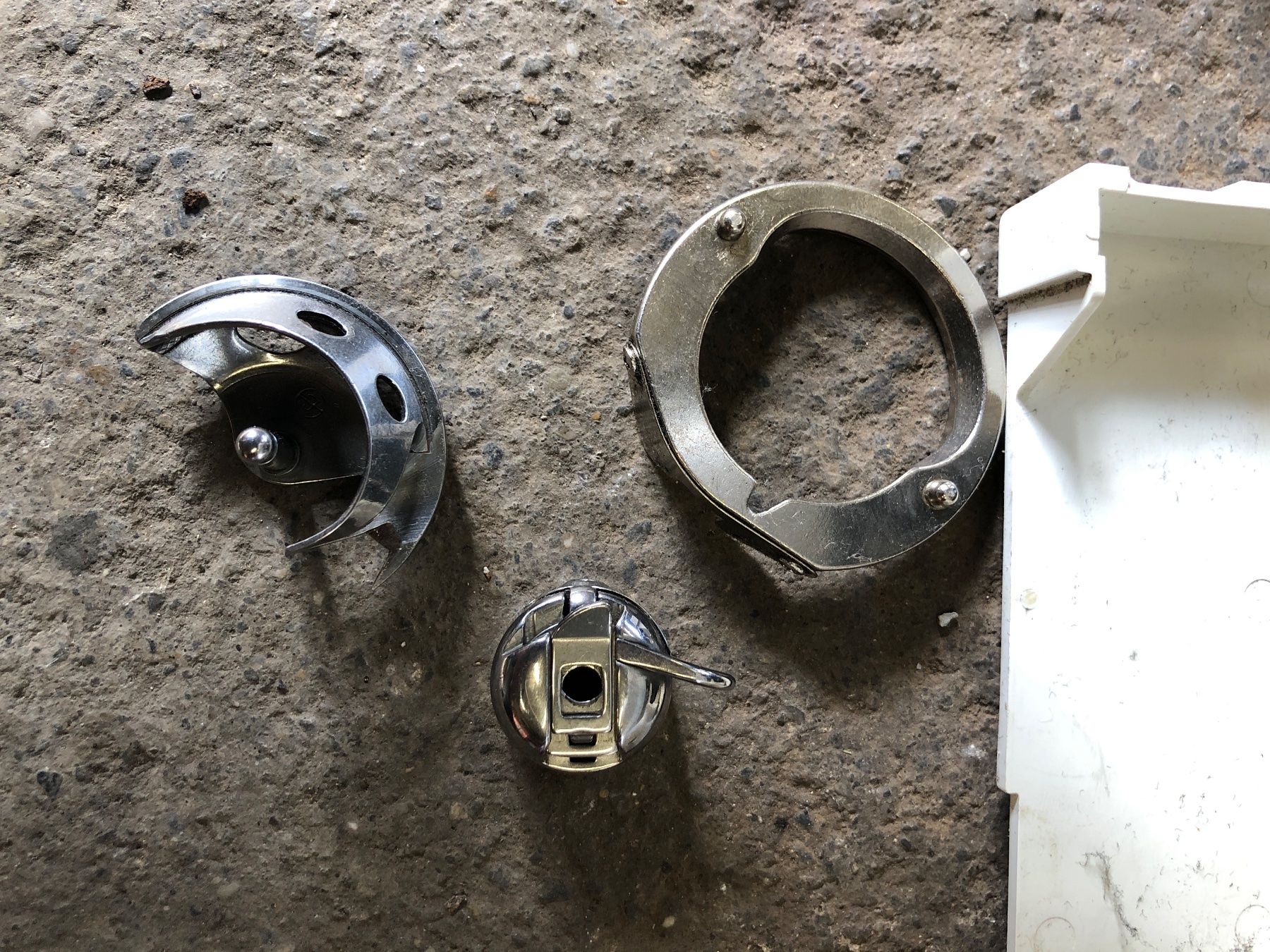 Novamatic Macchine da cucire: Machine à coudre Novamatic Janome Fust – Usato da Chénens venduto da Touta1franc 6