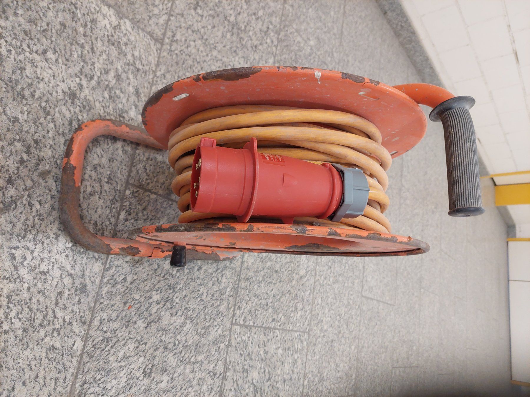 Tutti gli attrezzi: Kabel Rollen 15 m – Usato da Regensdorf venduto da Zem003 6
