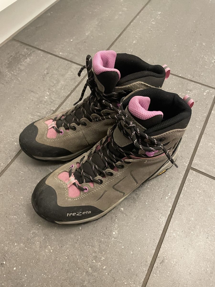 Vibram Scarpe da donna: Trezeta Wanderschuhe Grösse 39 Vibram Waterproof – Usato da Brütten venduto da Marwie80