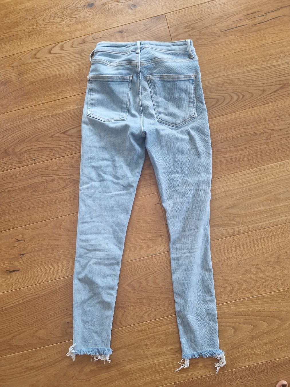 Zara Jeans: Zara Skinny Jeans hellblau Grösse 36 – Gebraucht aus Eschenbach SG von SanFranciscoCalifornia 2