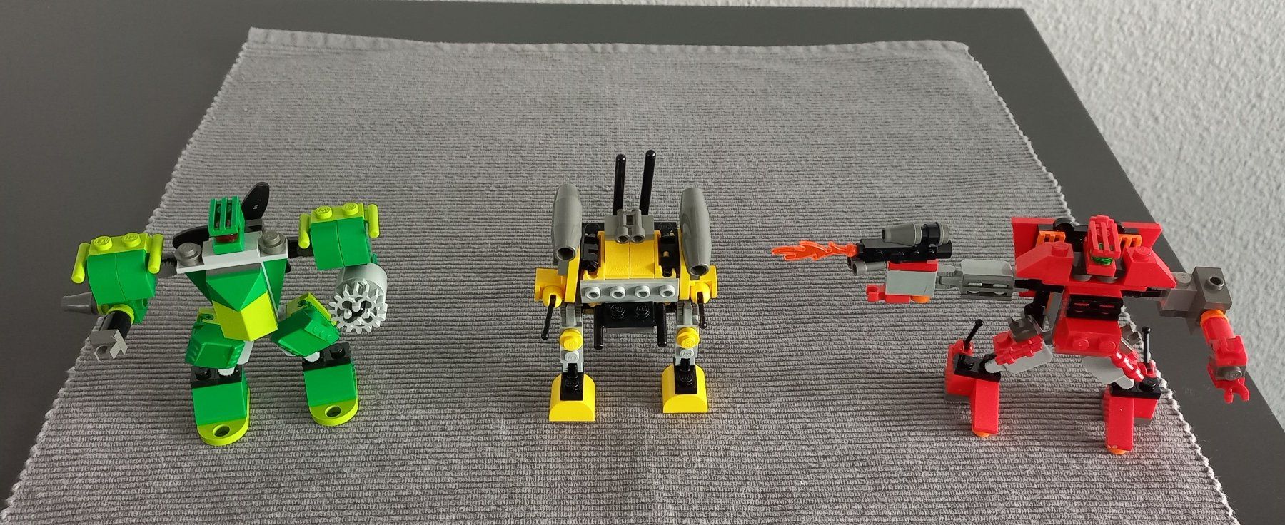Lego Giocattoli: Lego Mini Robots 4097 – Usato da Emmenbrücke venduto da poros221