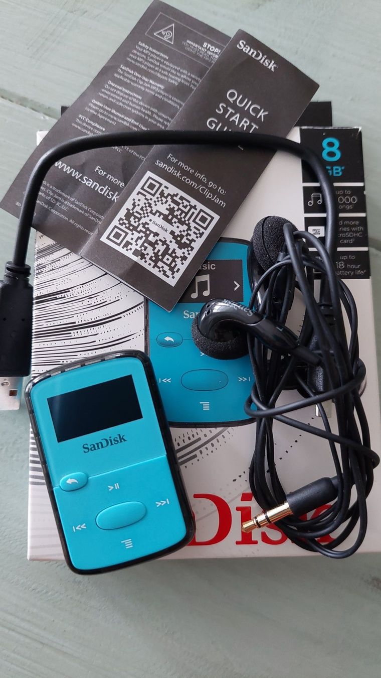 Sandisk Tragbarer Mediaplayer: MP3 Player SanDisk, inkl. Zubehör – Neu (gemäss Beschreibung) aus Volketswil von  4