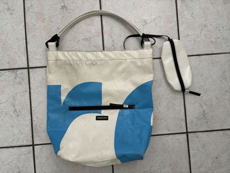 Rarität:  Freitag Tasche mit Etui blau weiss 41 x 44 cm