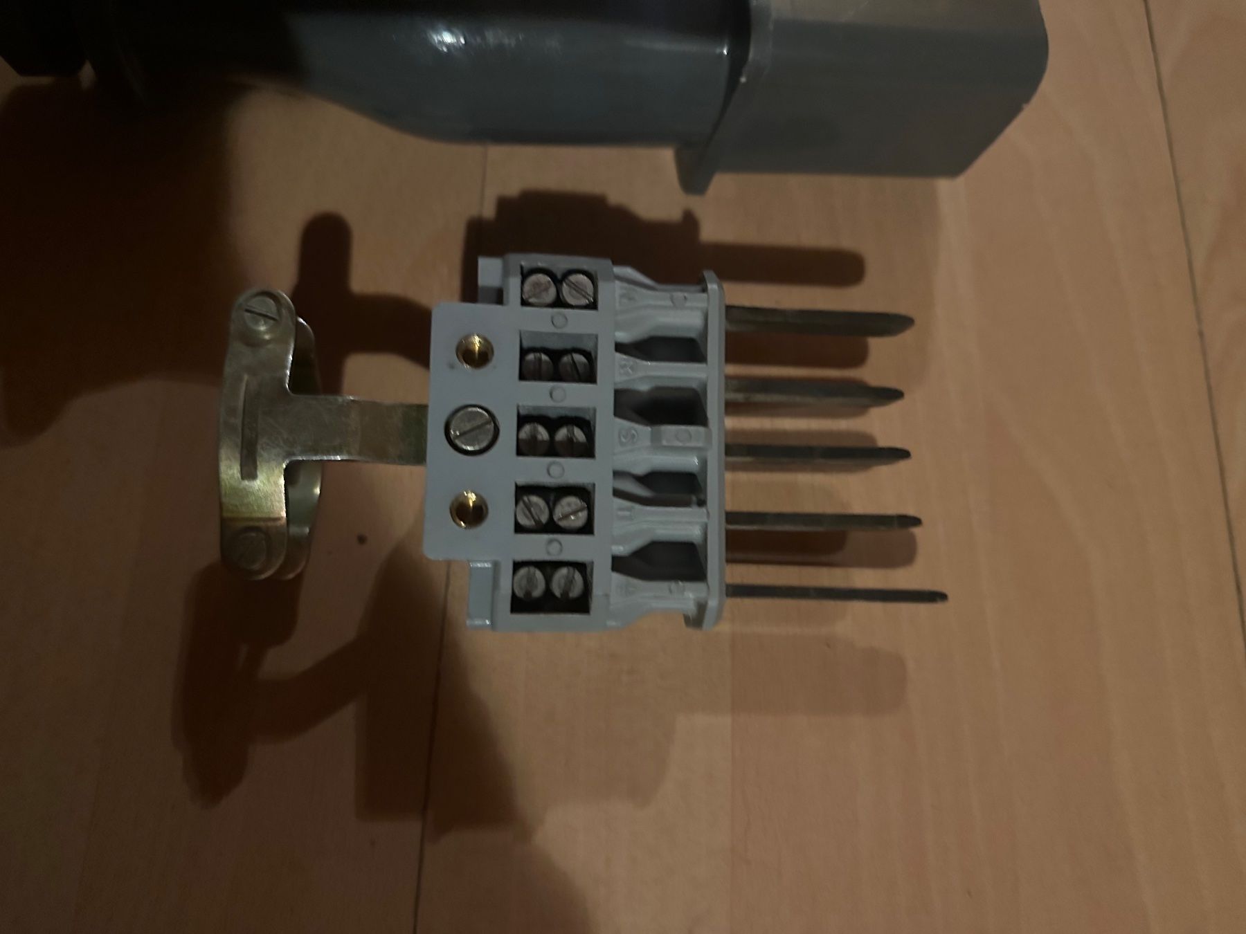 Stecker: Stecker J 40 5 Polig CMC – Gebraucht aus Huttwil von Bolpa 4