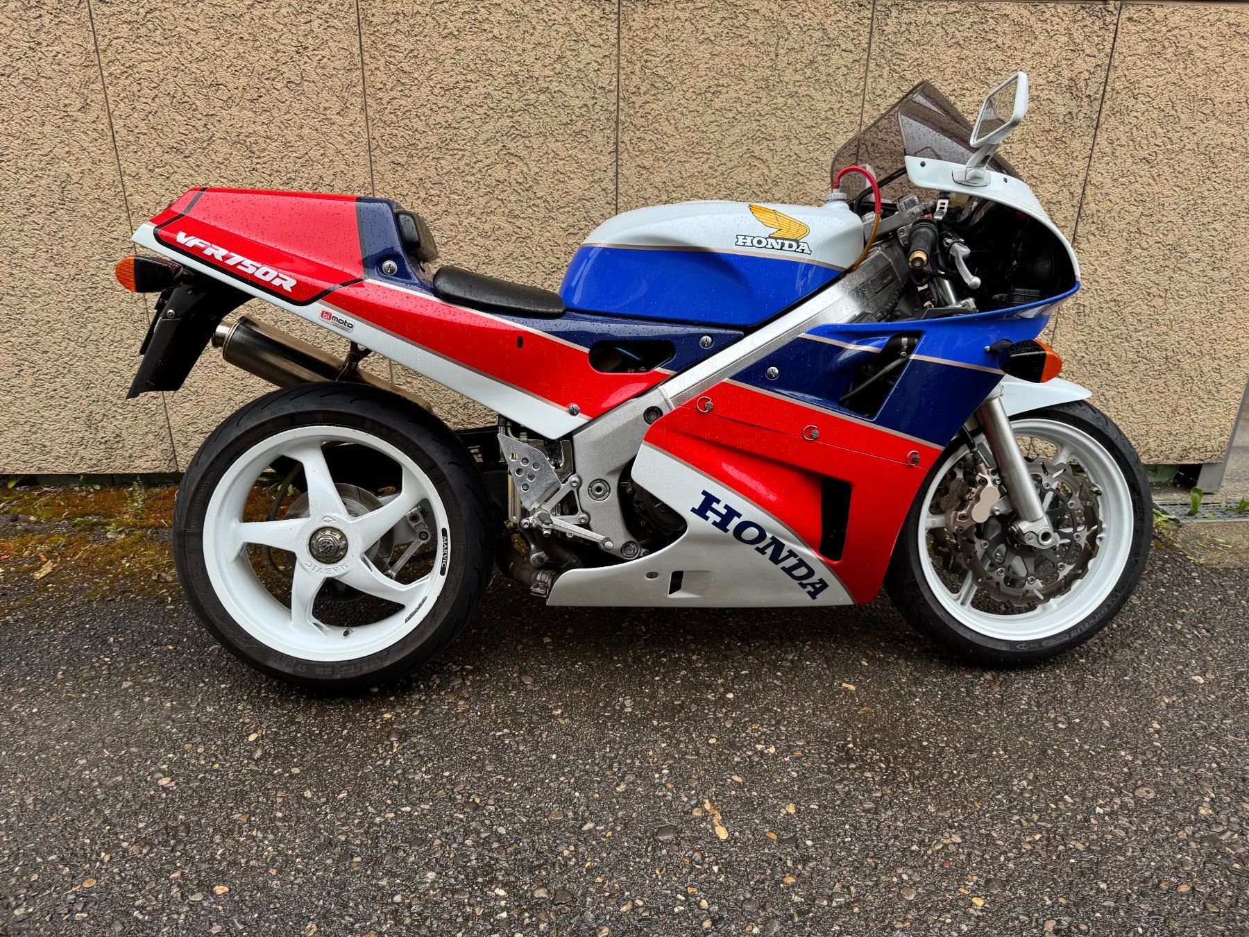 Honda Strada: HONDA VFR750R (RC30) – Usato da Winterthur venduto da hepebi