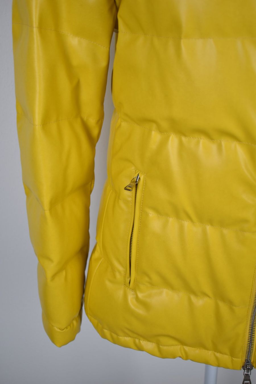 Prada Jacken: Prada Daunenjacke Gr.36/38 (44) – Neu (gemäss Beschreibung) aus Nürensdorf von 2ND_STORY 6