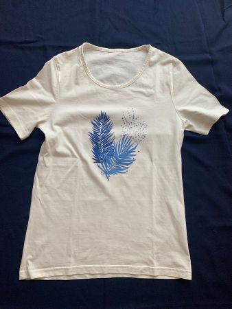 T-shirt with glitter stones S