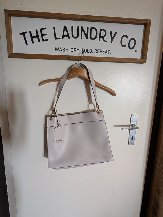 Guess Borse da donna: Sac GUESS gris clair – Usato da Cheseaux-Lausanne venduto da loscaptos