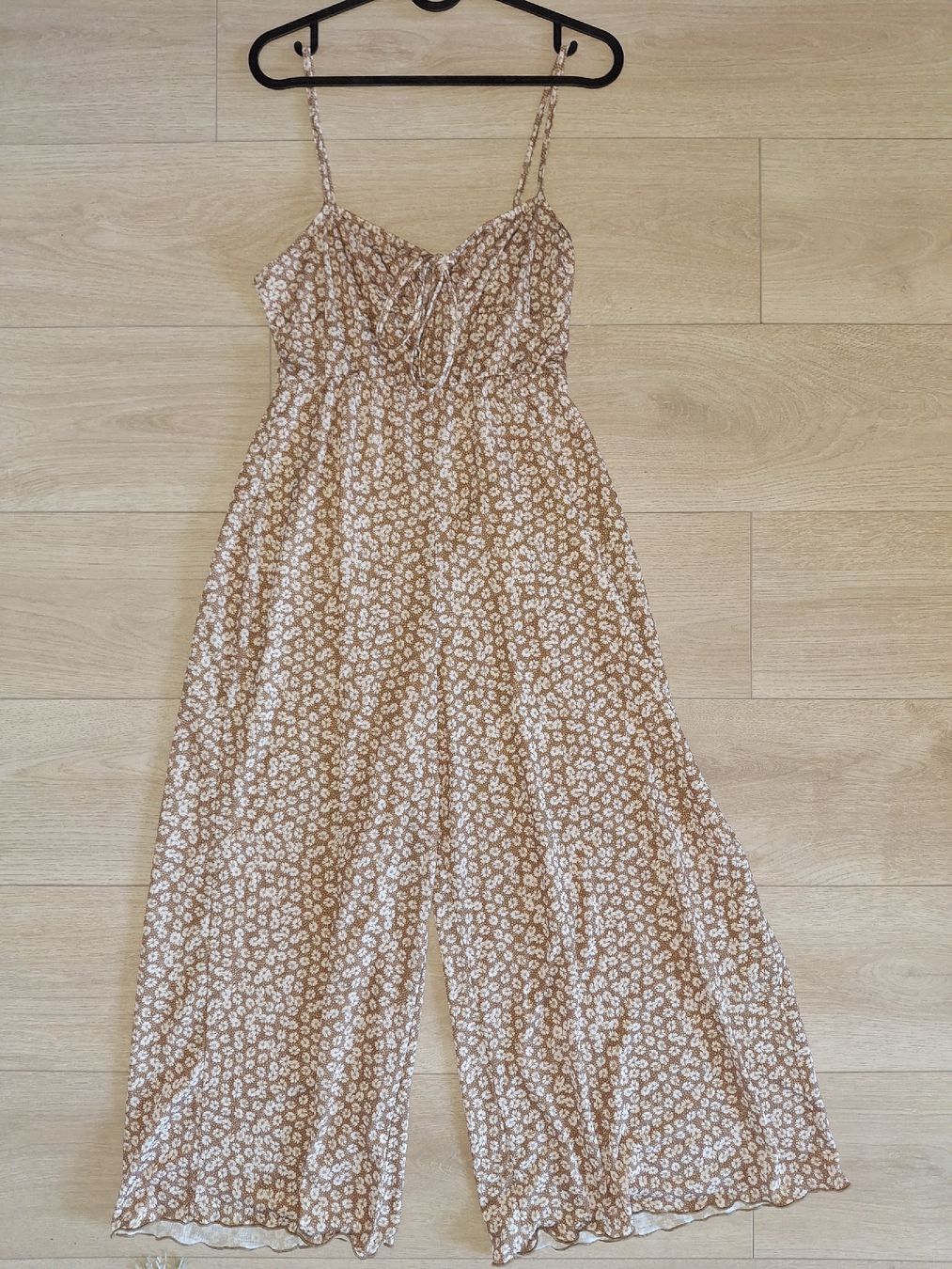 Jumpsuits: Combinaison fleurs – D'occasion à Ecublens FR par kla_th5j