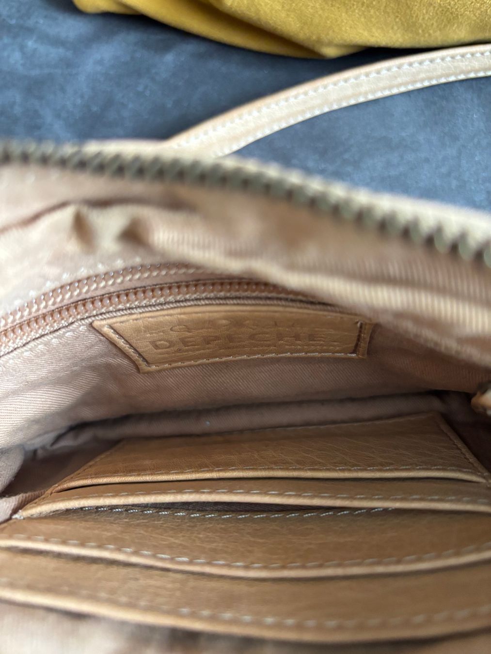 Borse da donna: DEPECHE Umhängetasche Leder – Usato da Merishausen venduto da yourdream 3