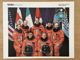 Photo de l'équipage STS-46 signée par Claude Nicollier NASA