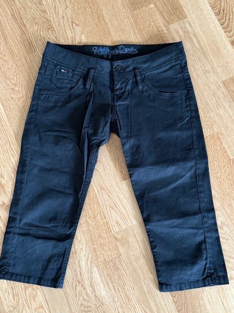 Tommy Hilfiger Pantaloni: Damen Hose 3/4 Tommy Hilfiger Gr.26 – Usato da Wabern venduto da adamovski 1