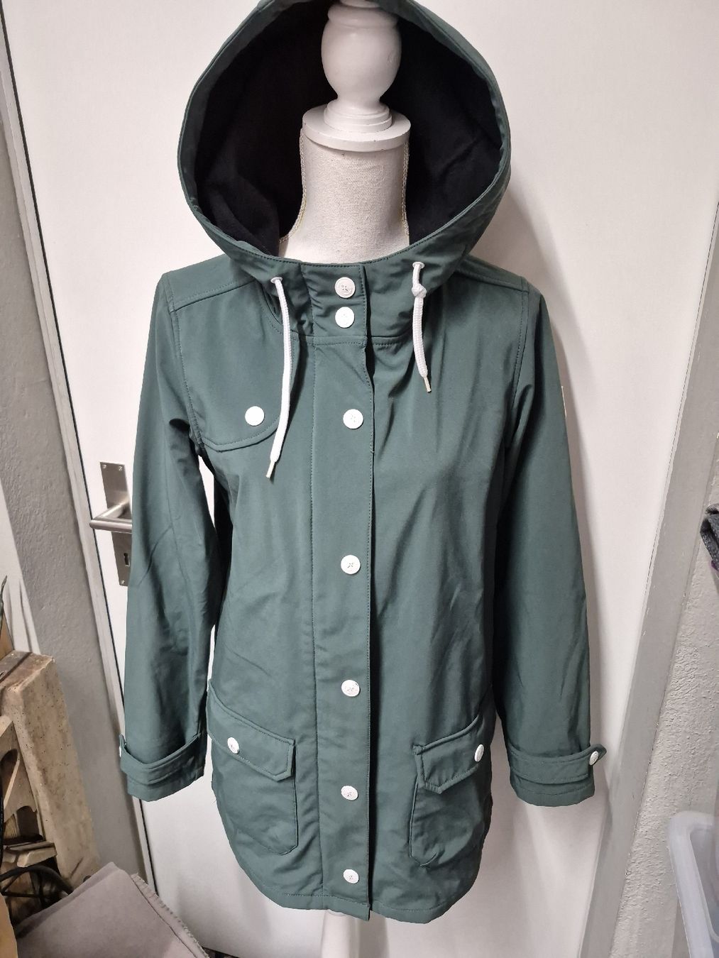 Cappotti: derbe Softshell Kurzmantel Gr.40 waldgrün – Usato da Merligen venduto da muss_haben