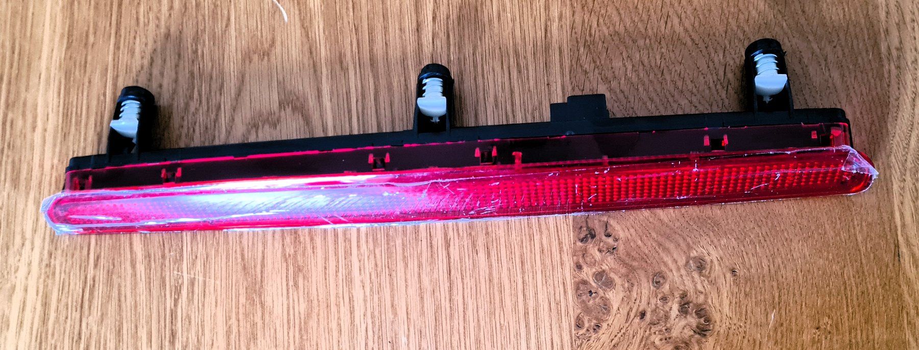 VW Alle Autoersatzteile: VW T5 drittes Bremslicht TRANSPORTER/MULTIVAN/CARA 2003-2015 – Neu und originalverpackt aus Thundorf von 2fast4you07