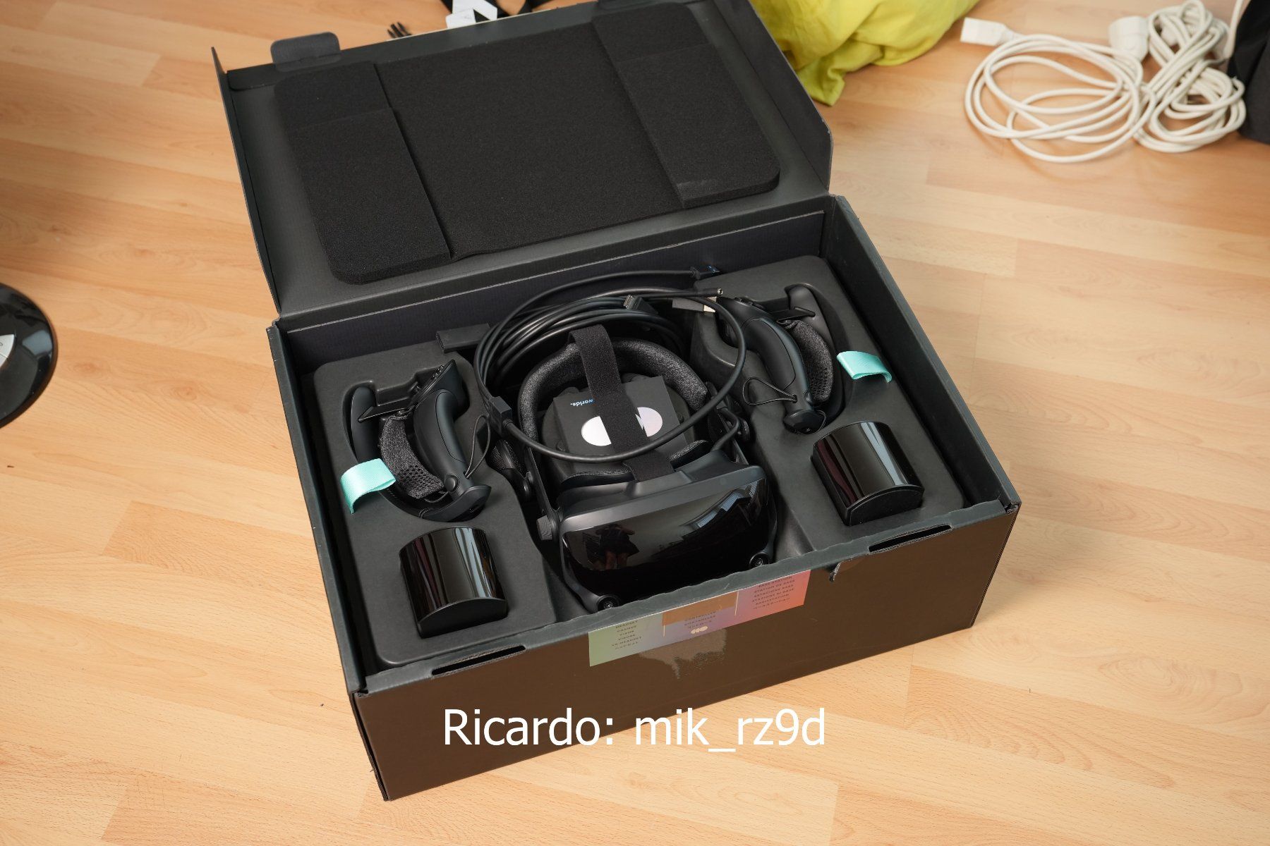 Valve Casque VR: Valve Index VR Komplettset mit Controller und Basisstationen – D'occasion à Gossau SG par mik_rz9d 1
