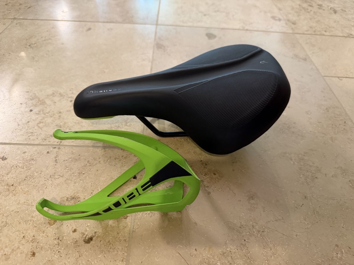 Cube Pezzi di ricambio: Cube E-Bike Velositz & Getränkehalter – Usato da Zürich venduto da jon_8nhk 1