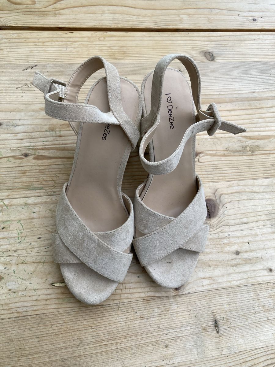 Chaussures femmes: Sandalen – D'occasion à Romanshorn par gokken