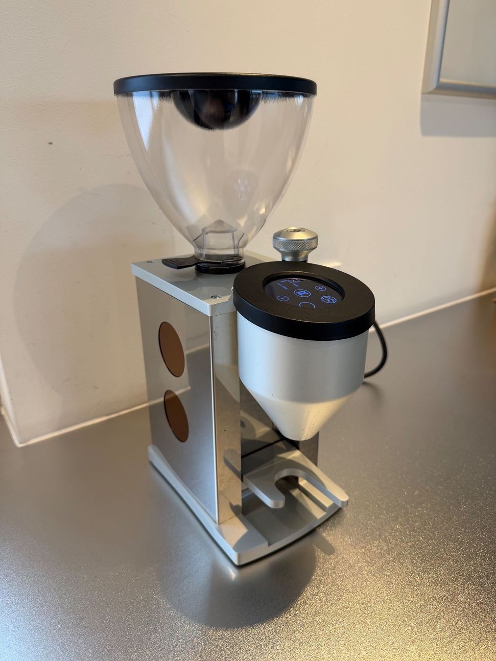Rocket Macchine per caffè & Macchine per espresso: Rocket Faustino Kaffemühle – Usato da Vaduz venduto da Joosjoos 2