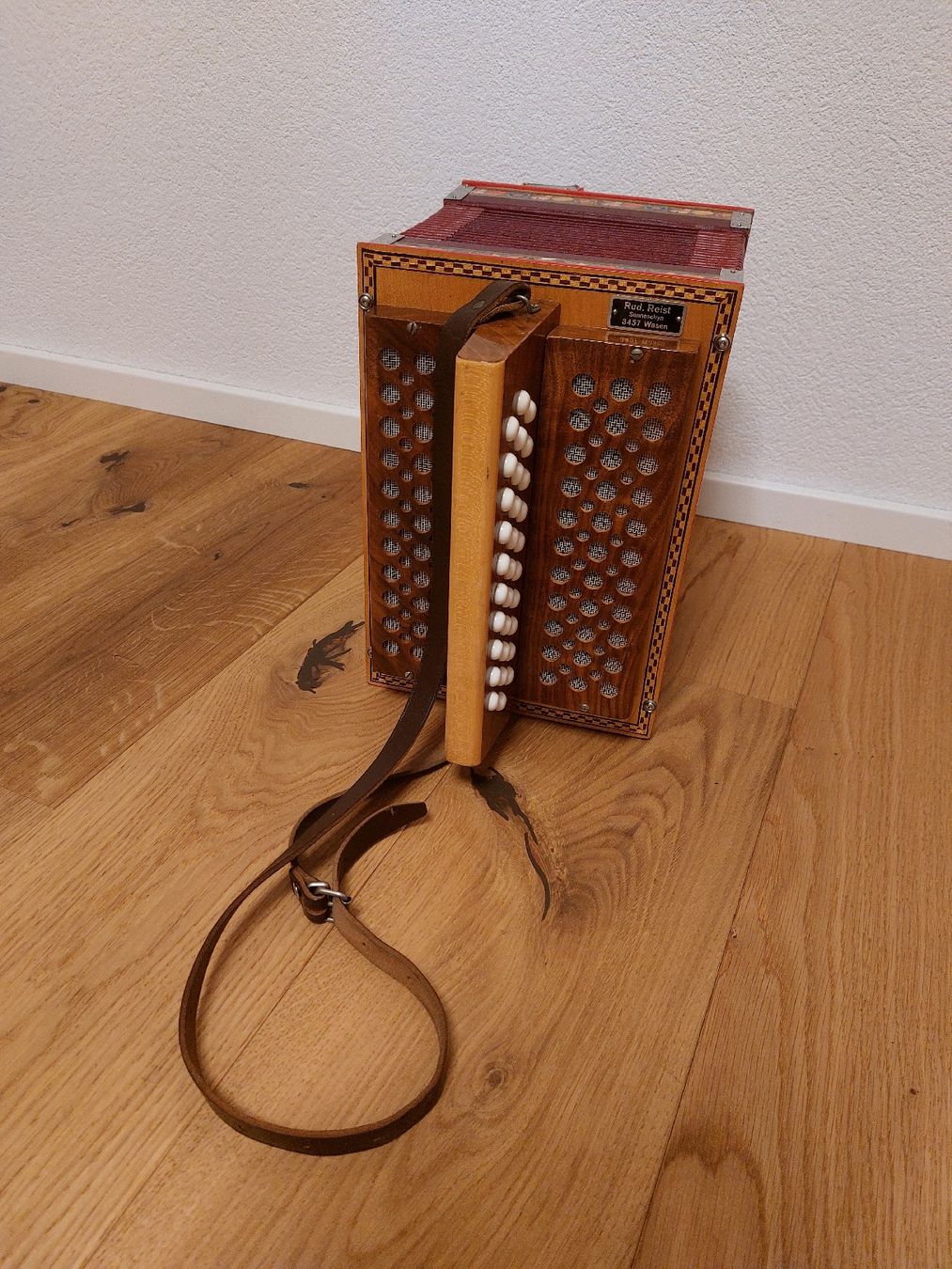 Strumenti musicali: Schwyzerörgeli Reist 3-chörig B – Usato da Brislach venduto da bufi540 2
