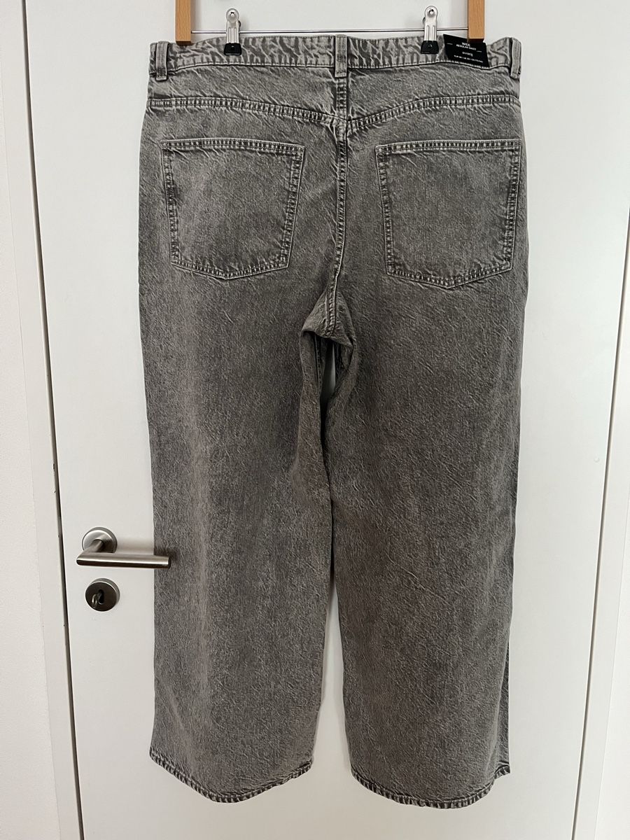 H&M Jeans: Moderne Wide Leg Jeans – Nuovo (secondo la descrizione) da Zürich venduto da Lelillemore 1