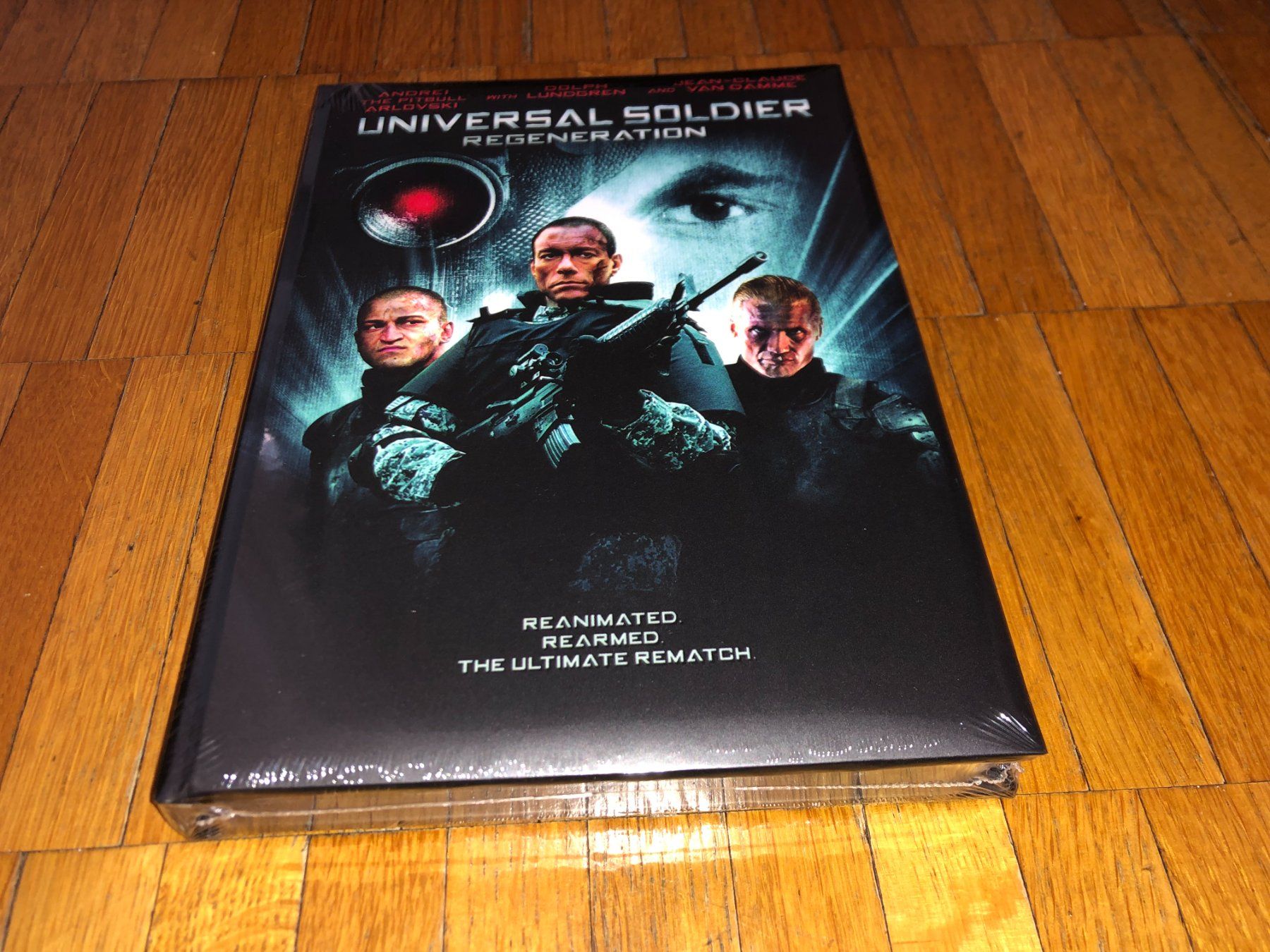 Tutti i DVDs: Universal Soldier - Regeneration -MEDIABOOK-WATTIERT-E-UNCUT – Nuovo e nell'imballaggio originale da Basel venduto da havsok