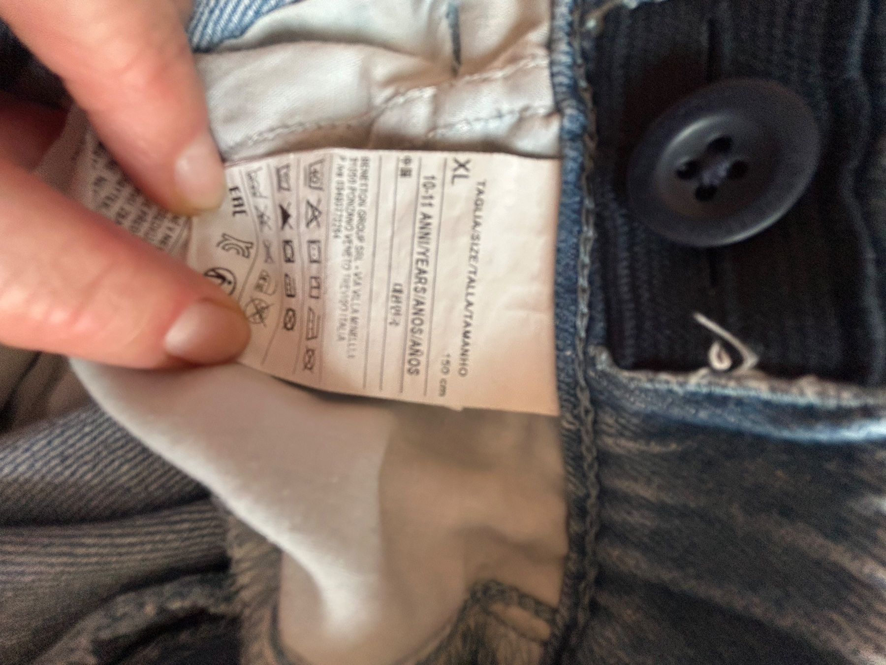 Benetton Pantaloni: Sommer-Shorts Mädchen Benetton – Usato da Pfaffhausen venduto da Piokasz-78 1