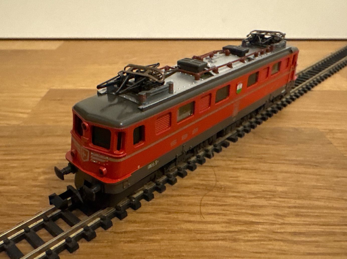 Trix Modelleisenbahnen: Minitrix 12968 SBB Ae 6/6 11422 Vaud – Neu (gemäss Beschreibung) aus Schlierbach von Look8 2