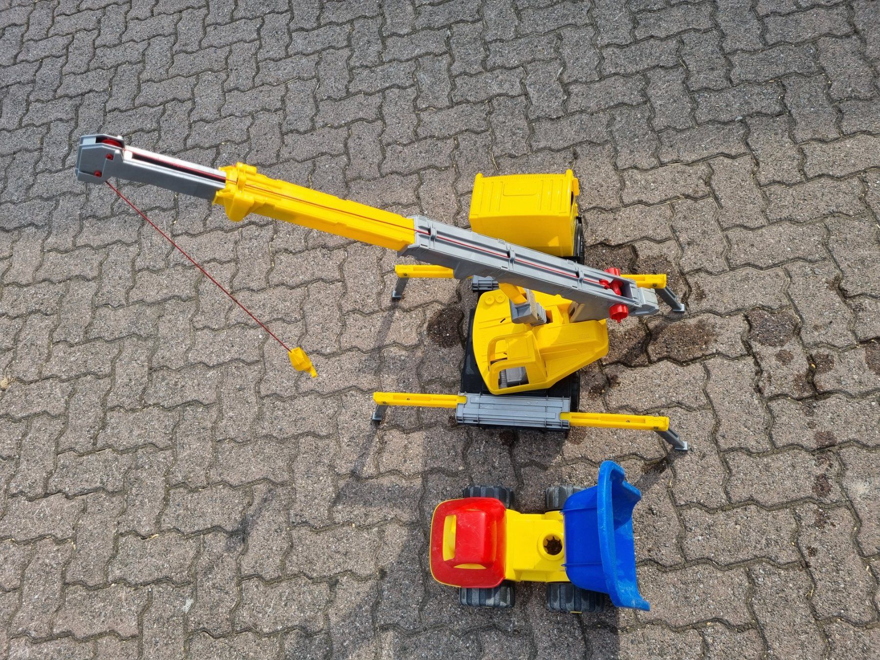 Spielzeuge: Kran mit Muldenkipper – Gebraucht aus Dürnten von BiniaR 2