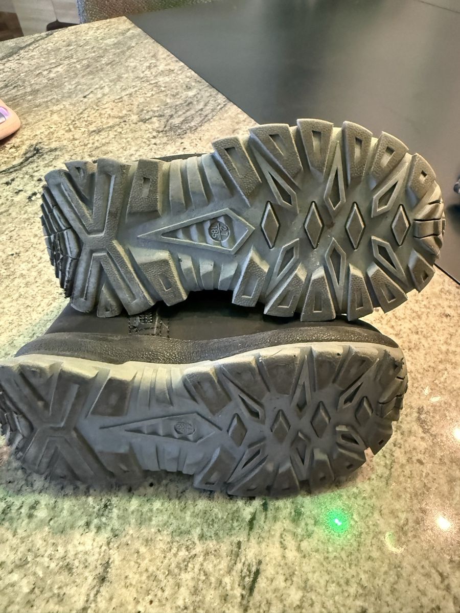 Scarpe per ragazzi: Kinderschuhen Gr. 25/26 – Usato da Steckborn venduto da Diana.84 8