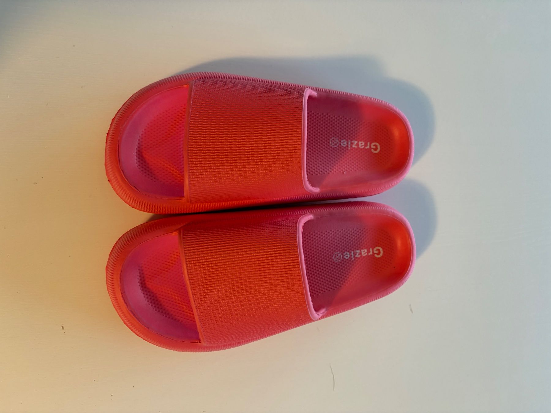 Scarpe da donna: Damen-Badesandalen – Nuovo (secondo la descrizione) da Ostermundigen venduto da mat_qtn8