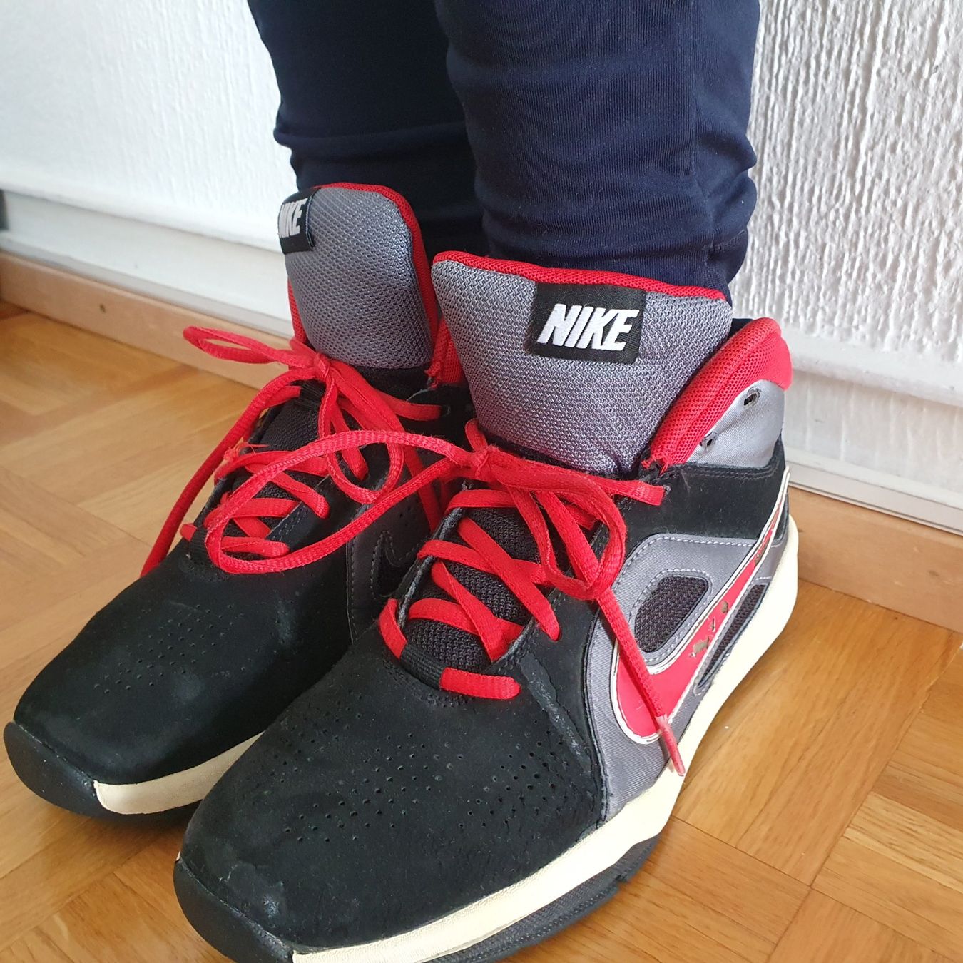 Nike Scarpe da uomo: Chaussures Nike 38,5 – Usato da Prilly venduto da RoDyRe