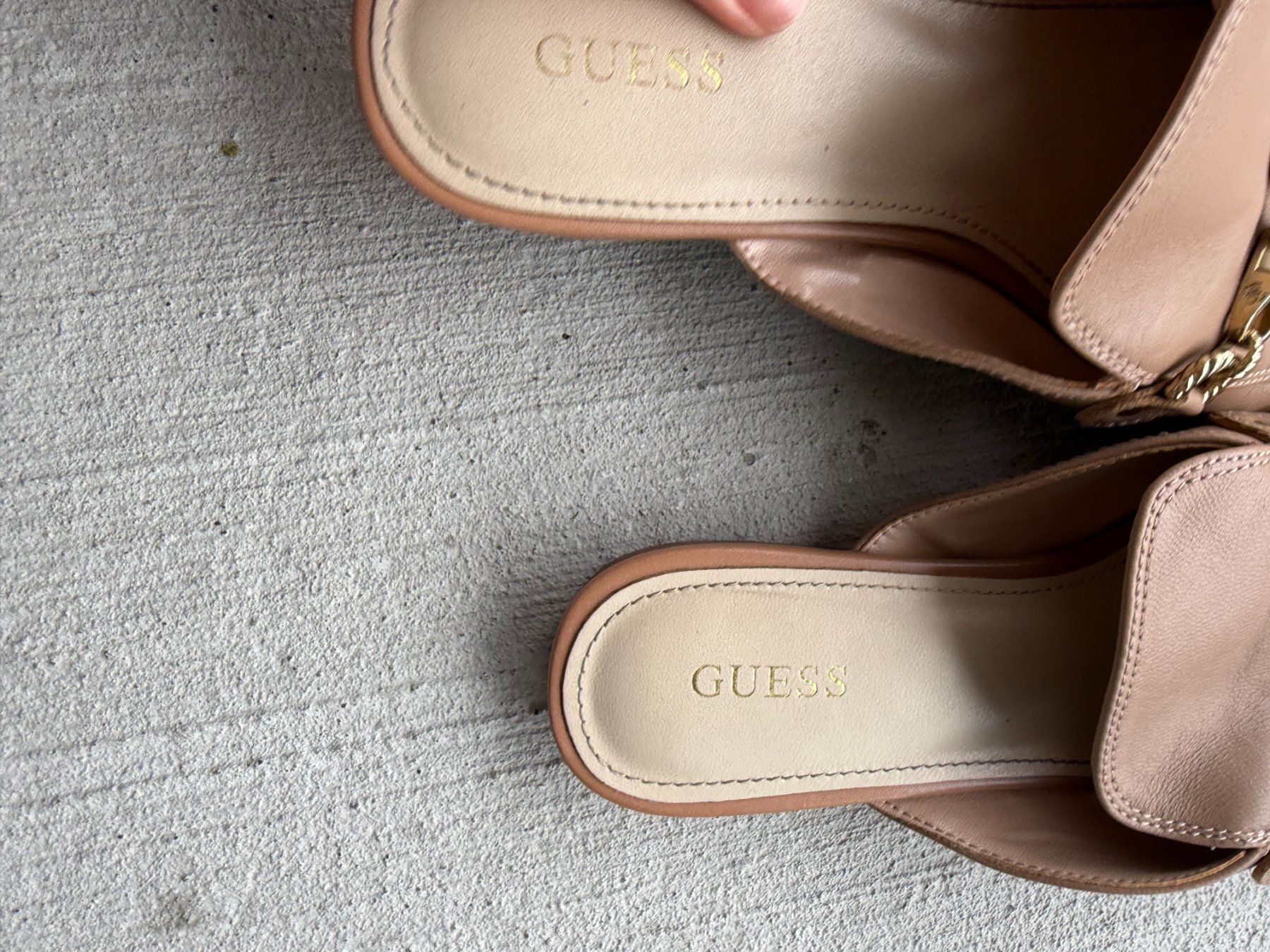 Guess Scarpe da donna: Guess Mules Sommerschuhe, Beige, Grösse 37 – Usato da Riehen venduto da ann_76jw 2