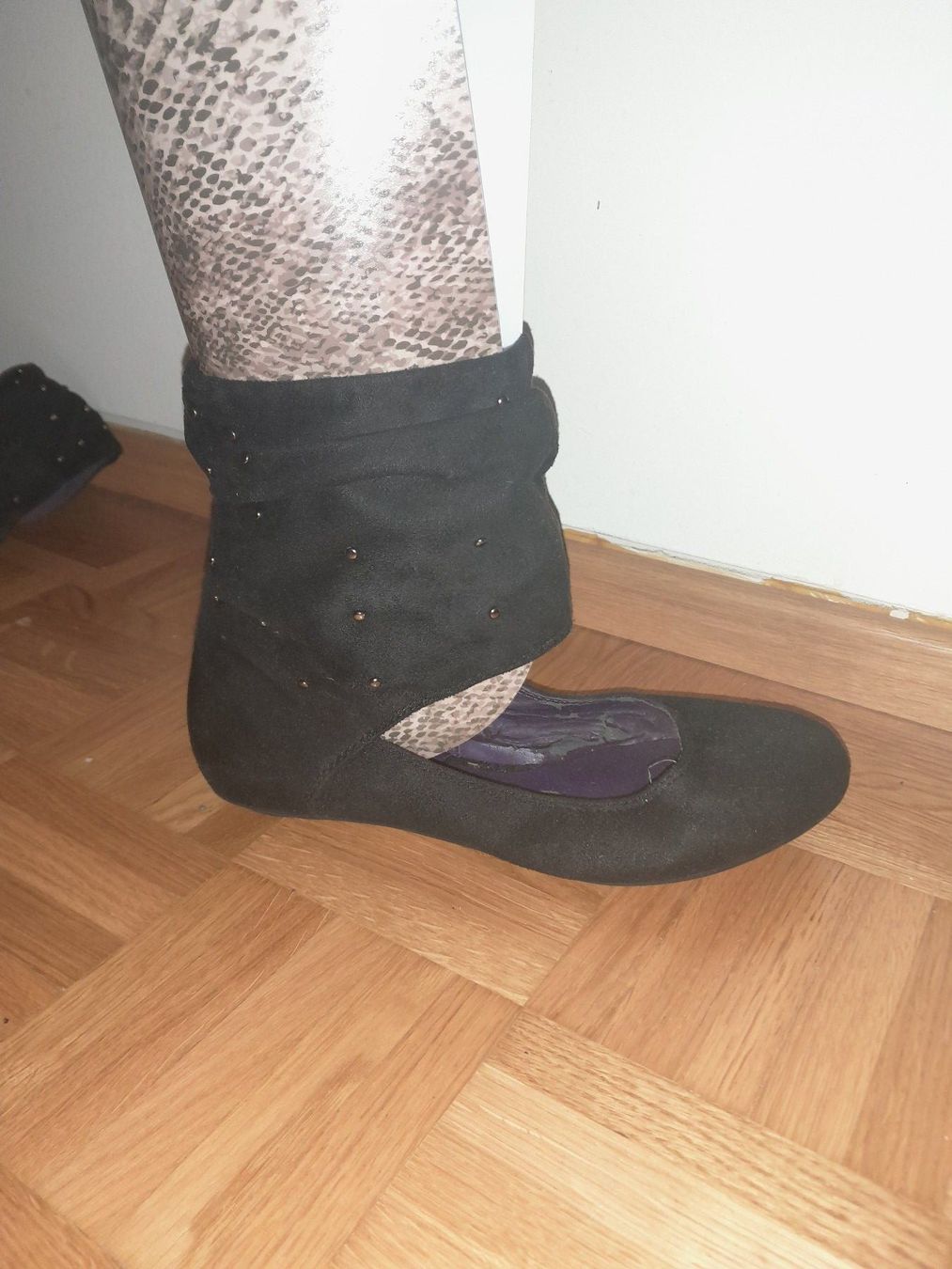 Scarpe da donna: Schwarze Nieten Ballerinas Gr. 36 – Nuovo (secondo la descrizione) da Horgen venduto da Amanda30