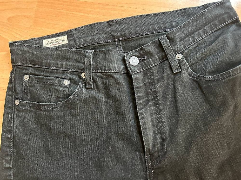 Levi's Jeans: Jeans Levis 511 Slim schwarz Grösse: W32, L34 – Usato da Niederglatt ZH venduto da Julia_4 4
