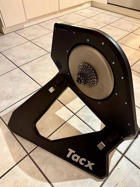 Tacx Hometrainer: Tacx Neo Smart Rollentrainer – Usato da Illnau venduto da Mgery 2