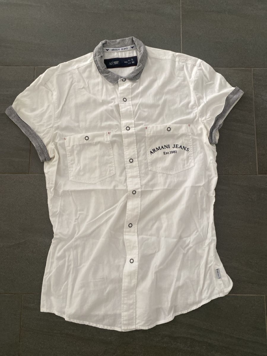 Armani Hemden: Chemise Armani Jeans blanche courte – Gebraucht aus Grenchen von O.r.i.g.