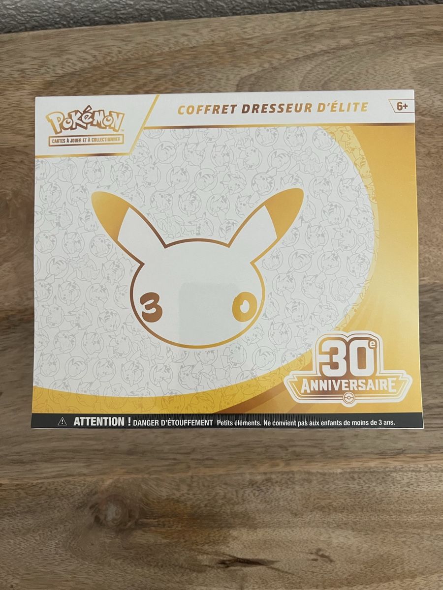 Pokémon Cartes à collectionner: ETB 30ans  – Neuf avec emballage d'origine à Petit-Lancy par rox_g2nv