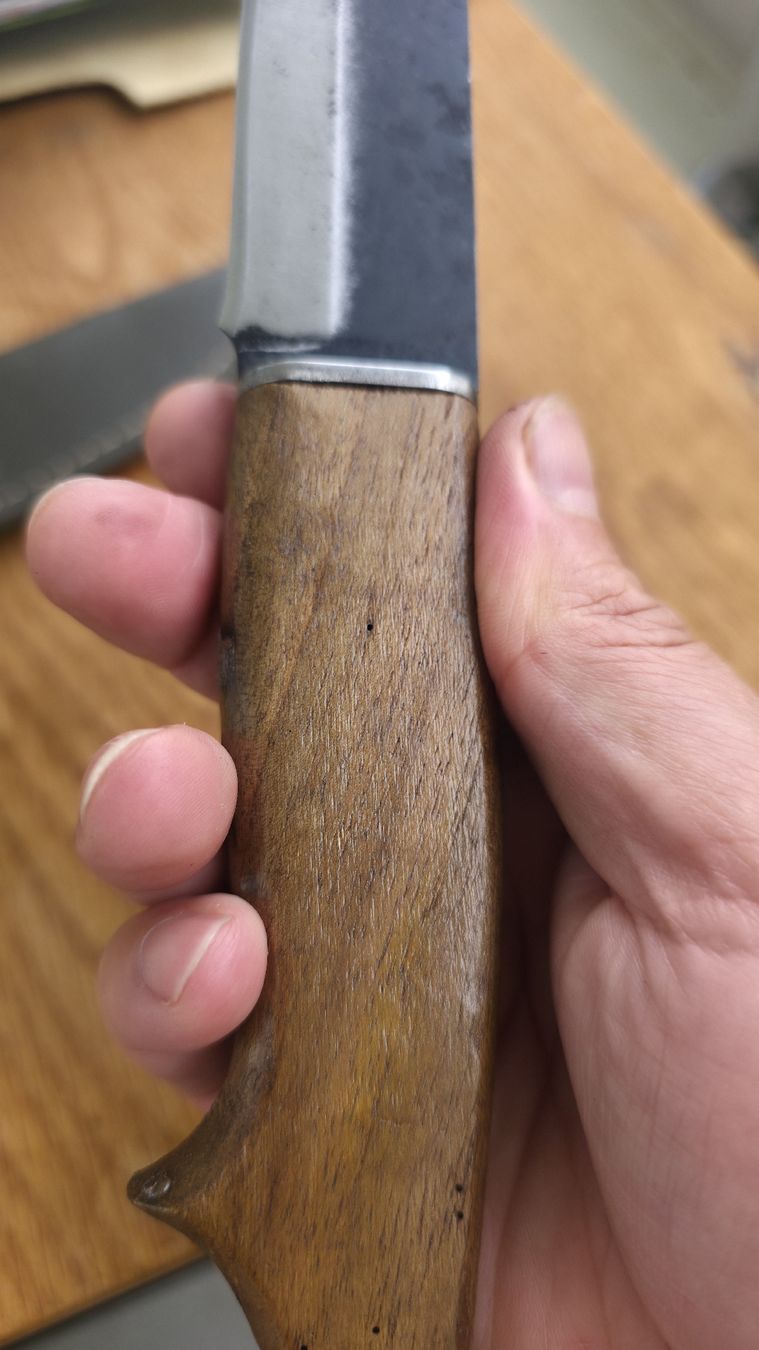 Accessori: Handgefertigtes Messer aus robustem LKW-Stahl – Nuovo e nell'imballaggio originale da St. Margrethen SG venduto da Duezenli61 6