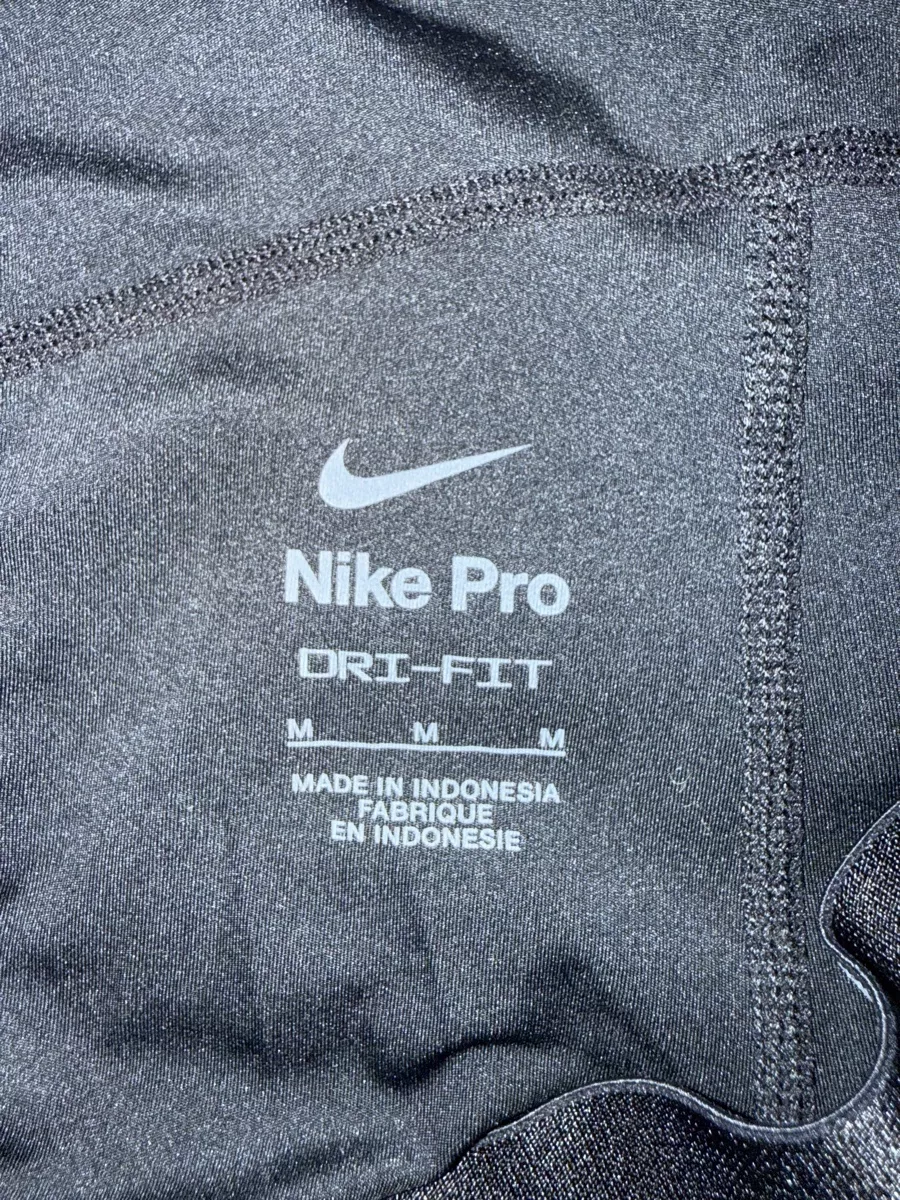 Nike Leggings: Nike pro tights black  – Gebraucht aus Zurich von Alinecnicolet 3