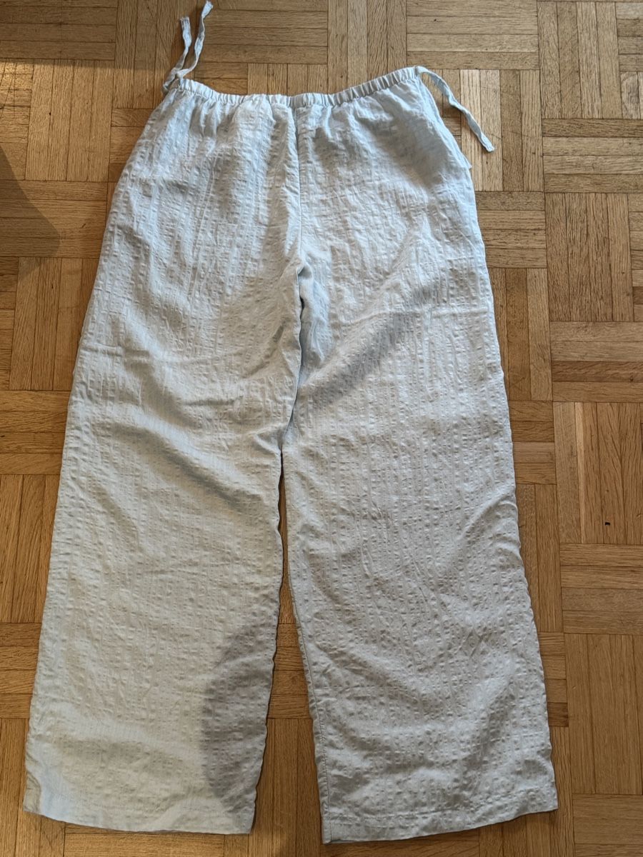 H&M Pantaloni: H&M Stoffhose, Grösse 134 – Usato da Kleinandelfingen venduto da les_gb7w 1