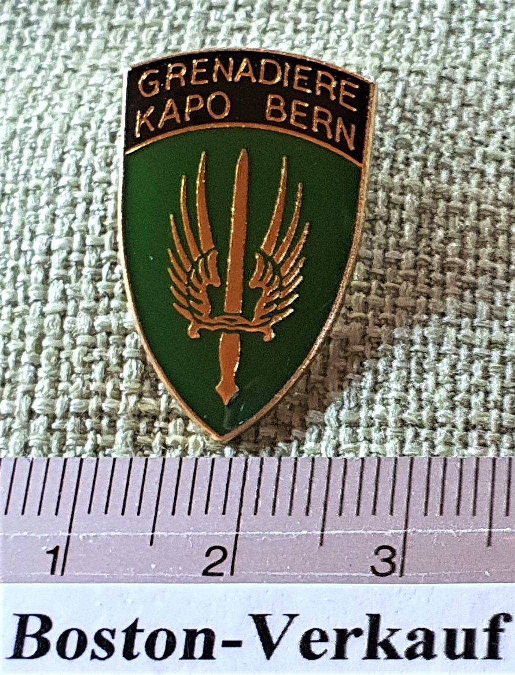 Plaketten & Abzeichen: E261 - Pin Grenadiere KAPO Polizei Bern – Gebraucht aus Reinach BL von Boston-Verkauf 2