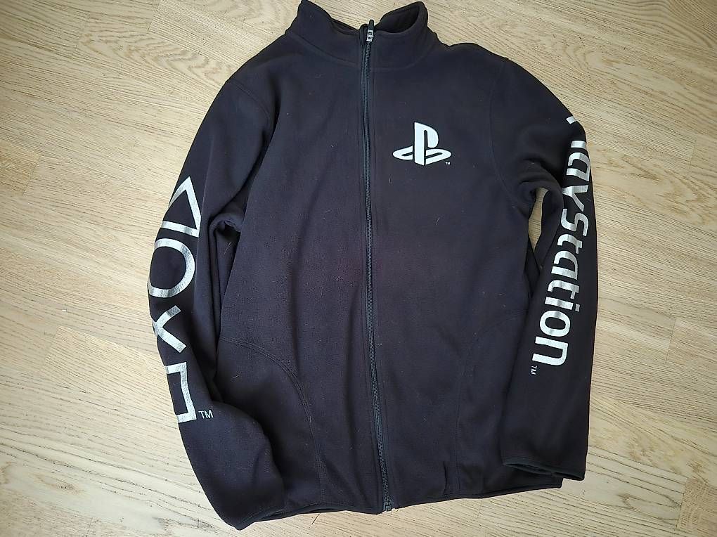 Giacche & Cappotti: Fleecejacke Playstation Gr.158/164 – Usato da Stäfa venduto da Arjen2011