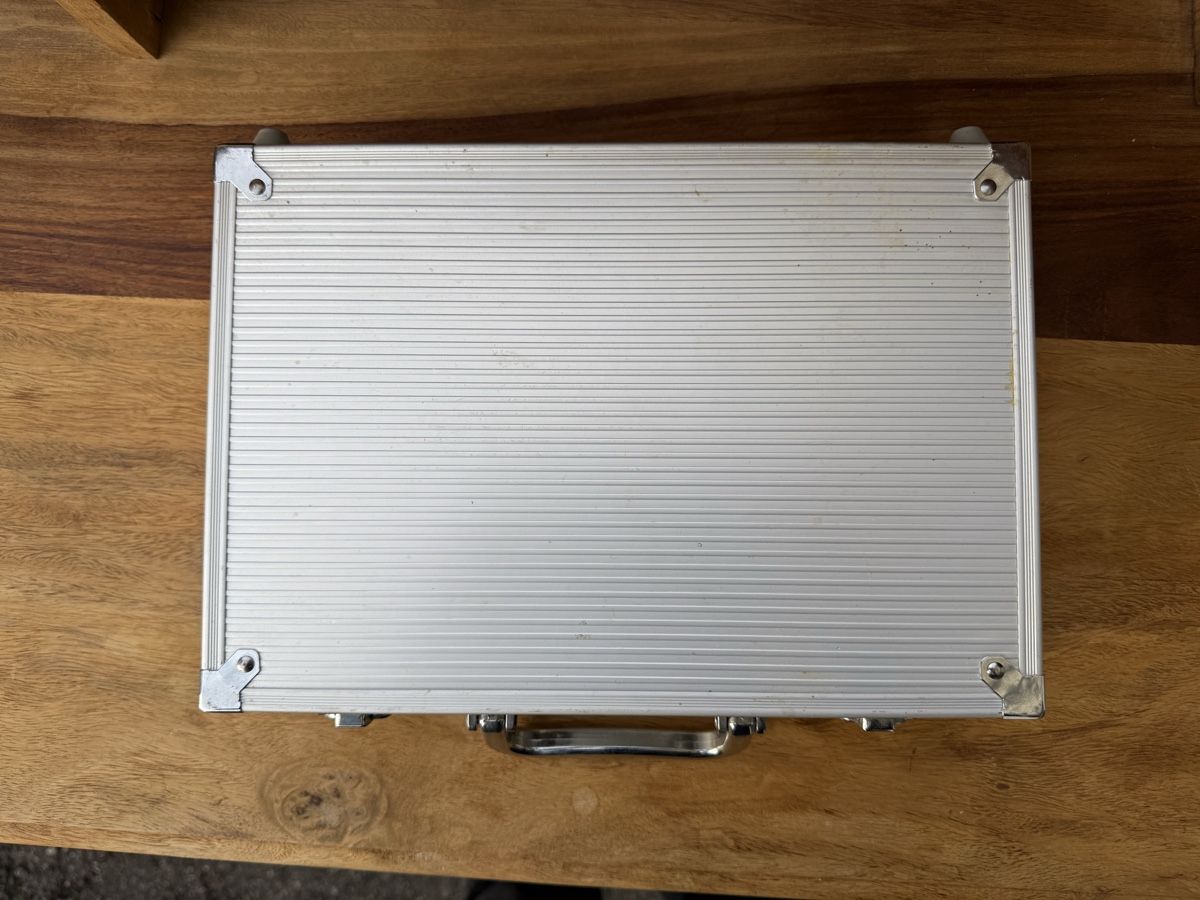 Giochi: Poker Set in Aluminium Case – Usato da Liebefeld venduto da Khampa 5