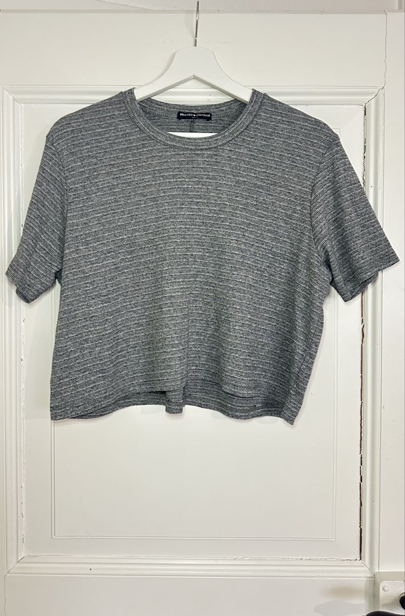 Brandy Melville T-shirt: Brandy Melville Shirt One Size – Nuovo (secondo la descrizione) da Uetikon am See venduto da jael_87